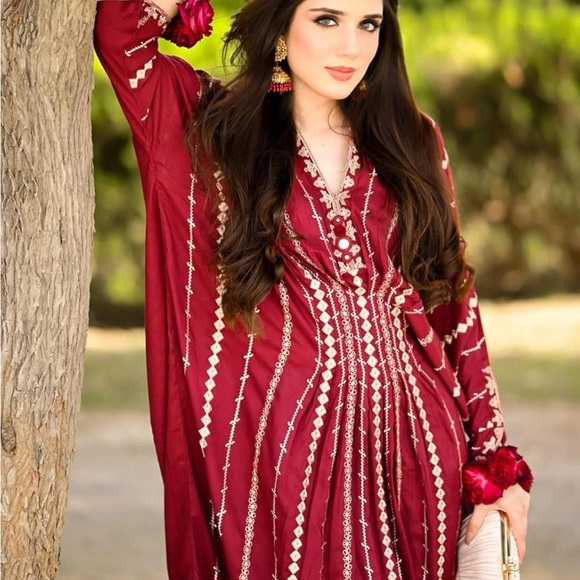 NWOT Pakitani Shalwar Kameez/Indian Salwar Kameez/Maroon Kaftan SZ Medium - Picture 3 of 11